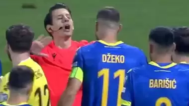 VİDEO | Dzeko'dan Halil Umut Meler'e penaltı tepkisi