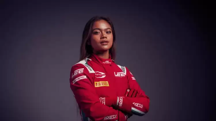 F1 tarihinde bir ilk... İlk kadın pilot Bianca Bustamante