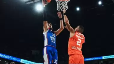 Anadolu Efes'ten İspanyolların tekerine taş!