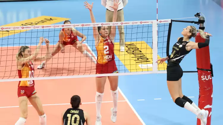 VakıfBank, sahasında Galatasaray Daikini 3-0'la geçti