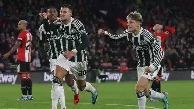 ManU seriye bağladı