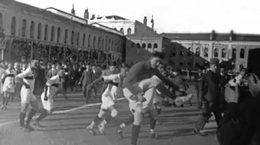 Cumhuriyetimiz ve Kurumsal Futbolumuz 100 Yaşında!
