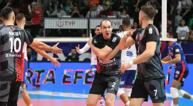 Efeler Ligi'nde ilk kupa Ziraat'in!