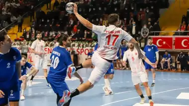 Milliler İtalya'yı devirdi! Rövanş 5 Kasım'da