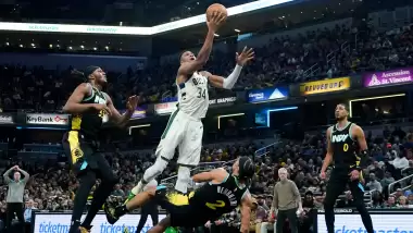 Dile kolay! Giannis'in 54 sayısı, Bucks galibiyeti için yetmedi!