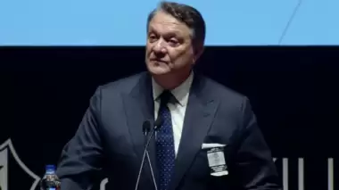 Hasan Arat Devler Ligi şampiyonu hoca ile görüştü