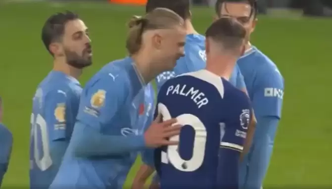 Premier Lig'de Eboue vakası