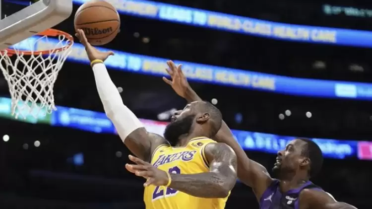 Lakers'ta LeBron James, Sacramento Kings maçında triple-double yaptı!