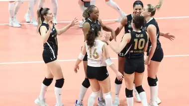 VakıfBank, PTT’ye de set vermedi, ligde 9’da 9 yaptı!