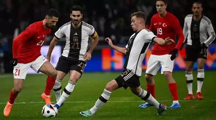 Almanya - Türkiye Maçında İlkay Gündoğan, Milli Futbolcuyu Sakatladı