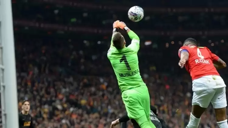 Transfer Haberleri | Muslera, kontratını uzatacak mı? Sözleşme cevabı!