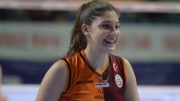 Milli voleybolcu İlkin Aydın, Galatasaray'ın paylaşımına sitem etti.