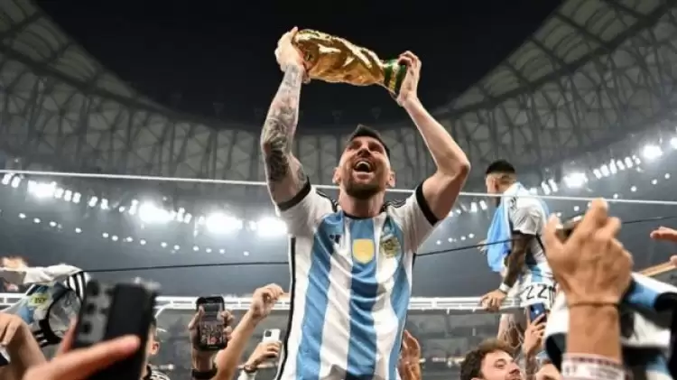 Lionel Messi'nin 2022 Dünya Kupası'nda giydiği formalar açık artırmada satılacak!