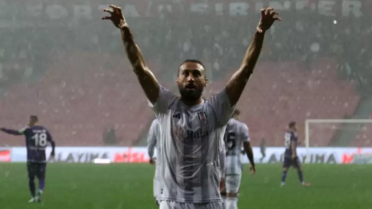 Cenk Tosun'dan Samsun galibiyeti yorumu: Beşiktaş gibi oynamalıyız