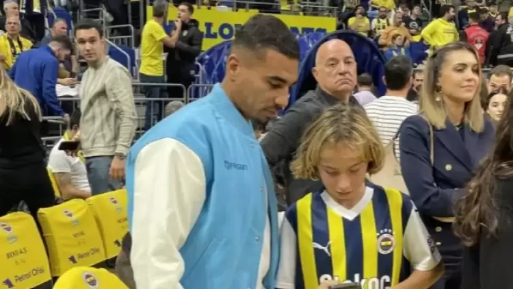 Djiku sakatlansa da Fenerbahçe'den desteğini eksik etmiyor