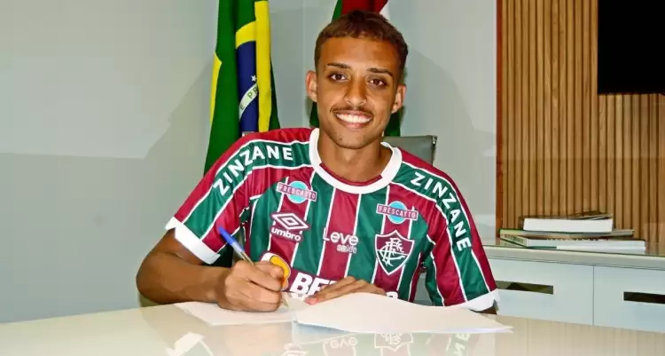 Fluminense, Felipe Melo'nun oğlu Davi ile sözleşme imzaladı