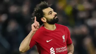 Salah üçleme peşinde!