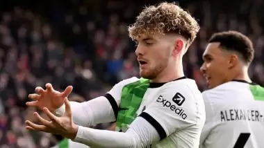 Liverpool pes etmedi, 90'da geri döndü!