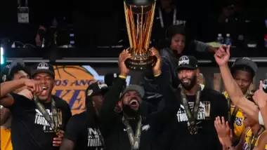 LeBron ilki başardı yüz binleri kasaya koydu! 