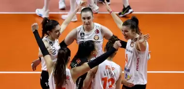 Eczacıbaşı Dynavit yarı finalde!