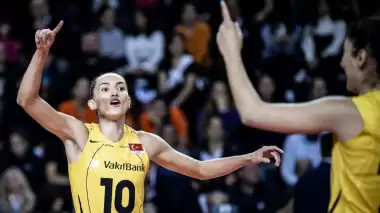 Tarihte ilk! VakıfBank, Vargass'sız Tianjin'i yenerek finale çıktı