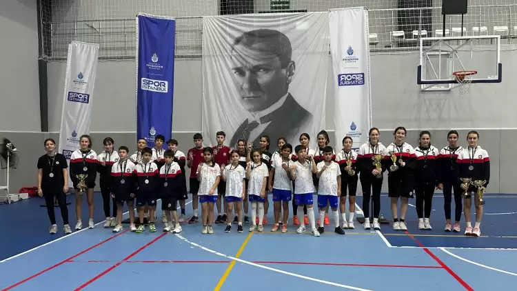 Çocuklar Badmintonla şenlendi