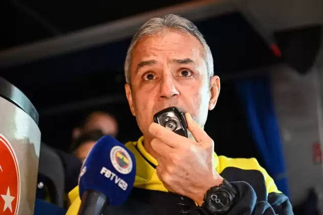 Fenerbahçe Türkiye'ye döndü! İsmail Kartal megafonla taraftara seslendi