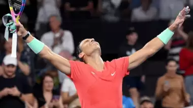 Nadal, 349 gün sonra kortlara muhteşem döndü!