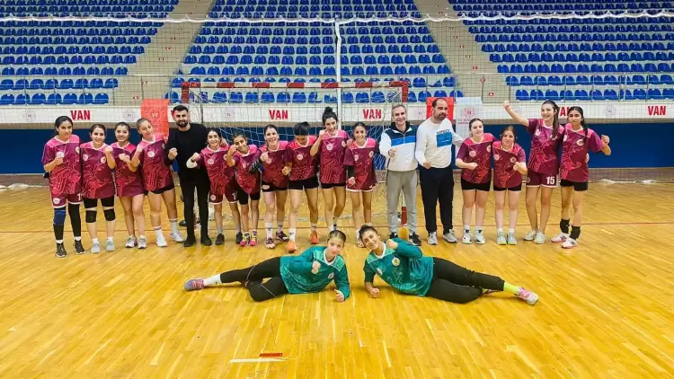 Cizre’de 4 sporcu, Hentbol Milli Takımı kampına davet edildi