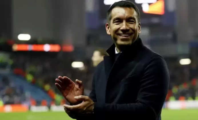 Beşiktaş'ın yeni hocası Van Bronckhorst, ilk transferini Fenerbahçe'den istedi!