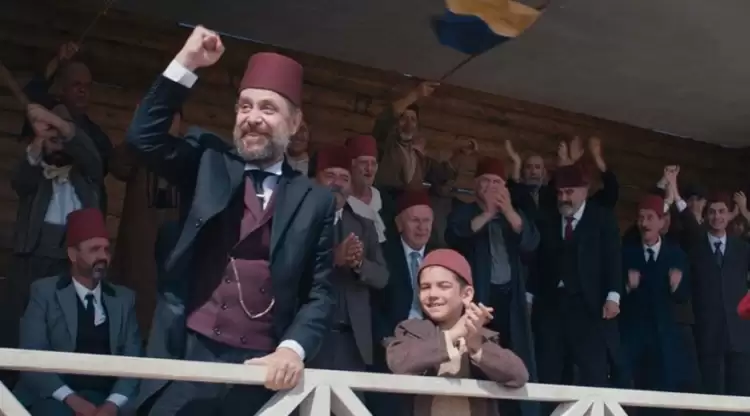 Merakla beklenen "Zaferin Rengi" filminin afişi yayınlandı 