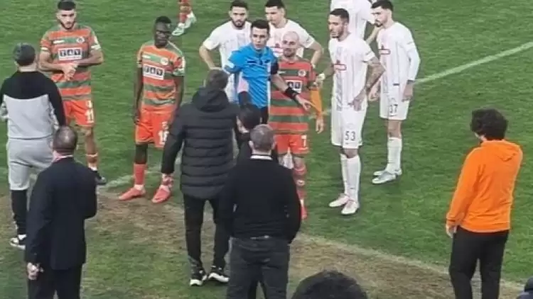 Süper Lig Alanyaspor - Rizespor maçında VAR rekoru! Dakikalarca beklediler