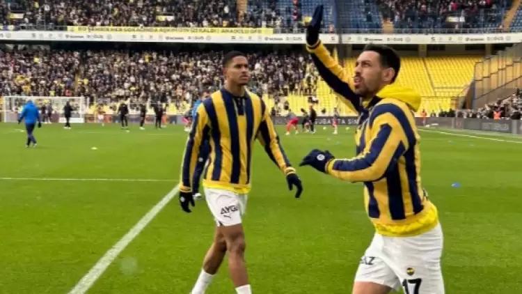 Fenerbahçeli futbolcular ısınmaya böyle çıktı! Zaferin Rengi filmi...