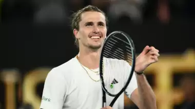 Alcaraz'ı eleyen Zverev yarı finalde!