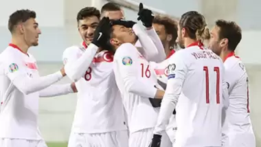 Milli futbolcu Premier Lig ekibiyle anlaştı!