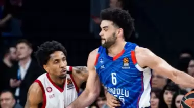 Anadolu Efes evinde kazandı! Rakibi birbirine düşürdü