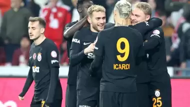 Galatasaray'dan yıldız futbolcuya yüzde 100 zam!