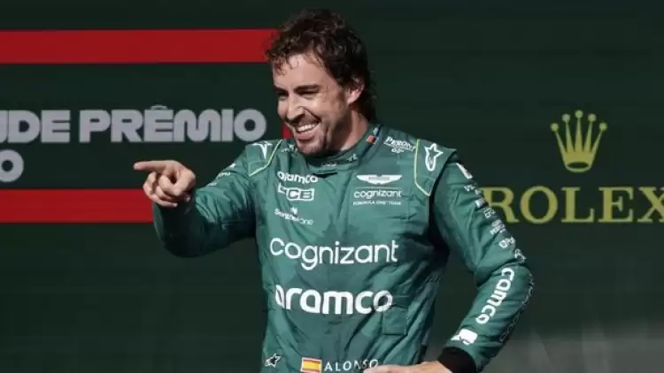 Fernando Alonso Mercedes'e gitmek istiyor!