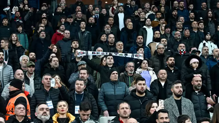 Beşiktaş tribünlerinden üç futbolcuya tepki!