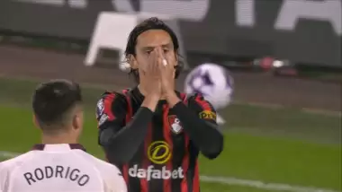 Enes Ünal, eski takımı Manchester City'e karşı kazanamadı