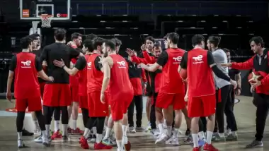 12 Dev Adam'ın rakibi İzlanda! Kanalı...