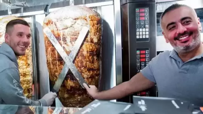 Podolski, dönerci zincirini büyüttü! Dev servet...