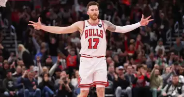 Onuralp Bitim, NBA'deki ilk maçında şov yaptı! Takım arkadaşları soyunma odasında...