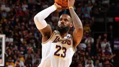Lakers, LeBron James ile uzatmada kazandı