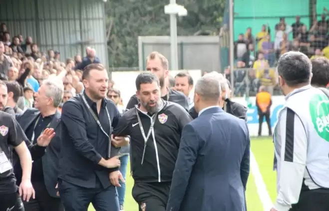 Bodrum FK-Eyüpspor maçında ortalık karıştı! 4 kırmızı kart çıktı...