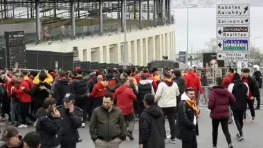Galatasaray taraftarı Dolmabahçe'de