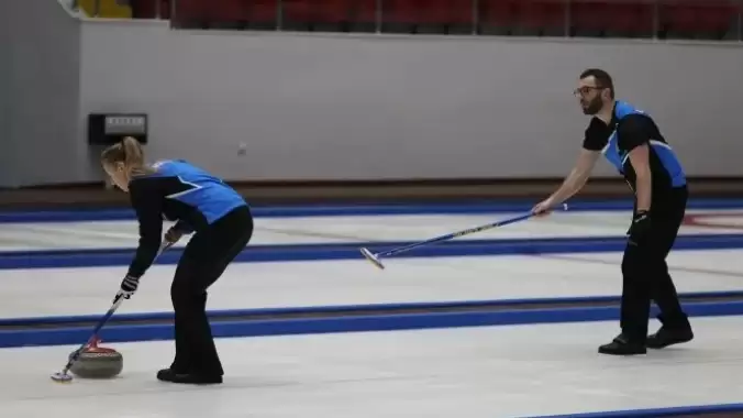 Curling'de şampiyon Ukrayna oldu