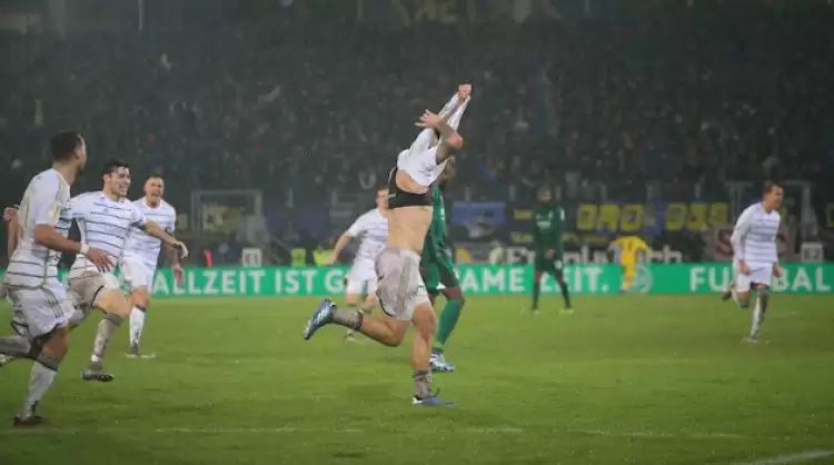 Önce Bayern'i şimdi M'gladbach'ı eledi! 3. Lig takımı Saarbrücken yarı finalde