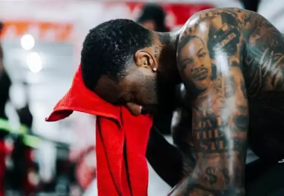 Eski yıldız oyuncudan olay sözler: "iki kez kafama silah dayadım"