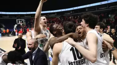 Çebi kendi masraflarını karşılaşmıyor dedi! Takım Avrupa'yı sallıyor!